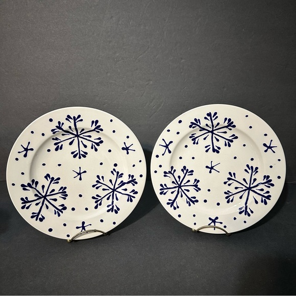 Unbranded Other - Set of 2 Blue & White Snowflakes Design Hand Painted In Italy 8.75" Salad Plates